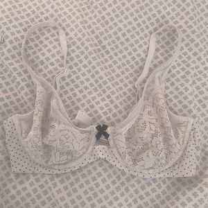 Victoria’s Secret bra 36c